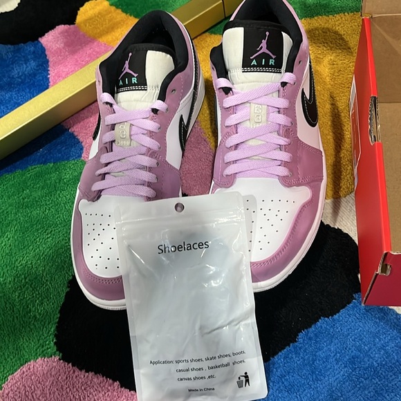 Gently used air Jordan shoes for women lilac white and black very cool pair - Picture 9 of 11